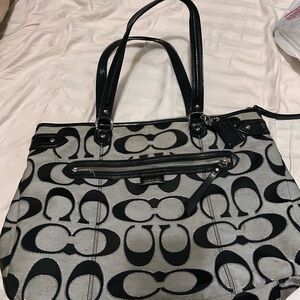 Coach Monochrome Signature Poppy bag purse handbag classic grey and black
